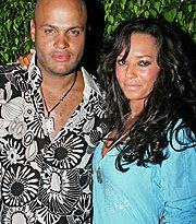 Mel B đã cưới chồng từ hồi tháng 6