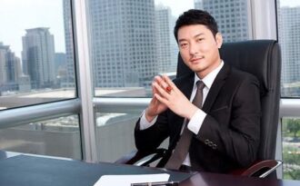 Món trang sức phơi bày bí mật của người đàn ông thành công