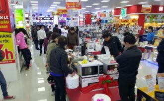 Bán lẻ điện máy “bùng nổ khuyến mãi khủng” mùa hè