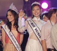 Phạm Thu Hằng dự thi Hoa hậu Hoàn Vũ 2005