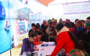 BV Hồng Ngọc hợp tác tổ chức chương trình “Trao vòng tay nhân ái”