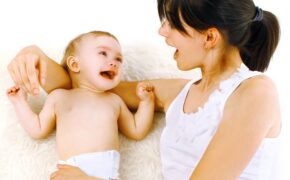 Những lưu ý khi gửi trẻ dưới 18 tháng tuổi