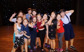 Lộ diện dàn diễn viên đáng yêu của vở nhạc kịch Bé chịu chơi