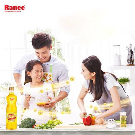  Khi được kết hợp với Ranee - Dầu Ăn Cao Cấp 100% từ Cá, các món đặc sản miền Tây sẽ càng thêm thơm ngon, đậm đà. Đây thật sự là người bạn đồng hành lý tưởng cho bữa ăn cả gia đình, vừa đảm bảo hương vị thơm ngon vừa tốt cho sức khỏe. 