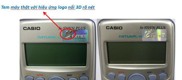 Tem máy thật bên trái với hiệu ứng logo nổi 3D rõ nét, tạo sự tương phản màu sắc rõ ràng, sắc màu nổi bật.