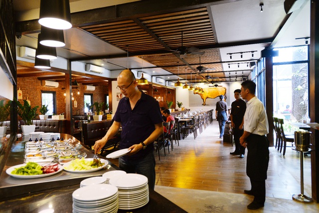 Quầy buffet salad ở LeBon Steak