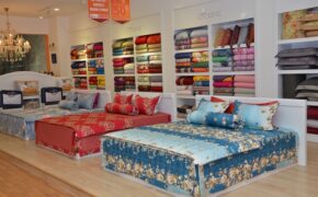 Hoàng Hải ra nhiều mẫu chăn ga đẹp dành cho Tết