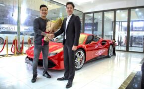 Ca sỹ Tuấn Hưng mang siêu xe đi phủ gốm