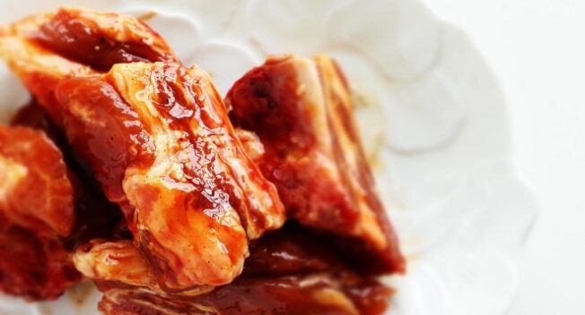 Công thức sườn nướng tiêu và mật ong siêu ngon ngày Tết