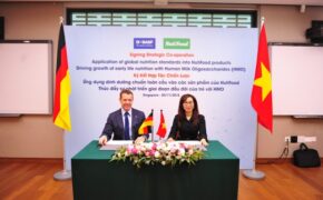 Sữa pha sẵn tiên phong bổ sung HMO: Giải pháp vẹn tròn cho mẹ