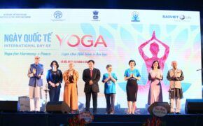 Gần 1500 người tham gia đồng diễn ngày hội quốc tế Yoga tại Việt Nam