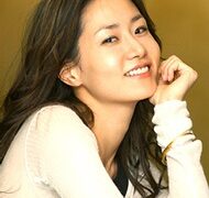 Nữ diễn viên Shin Eun Kyung bị mù mắt trái