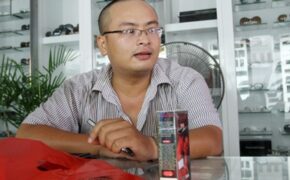 Tốt nghiệp thạc sĩ tại Úc đi bán… bao cao su