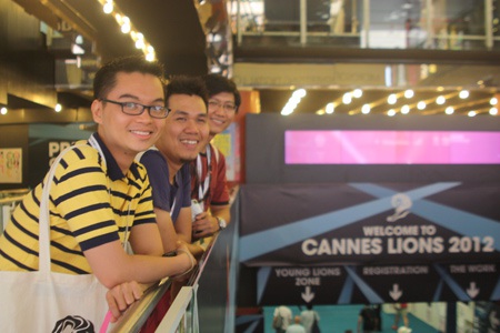 Hình ảnh các bạn trẻ tham gia Cannes Lions 2012 tại Pháp.