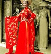 Thanh Hằng đến Hoa hậu liên lục địa 2005