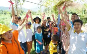 Học sinh khuyết tật Thụy An trải nghiệm “Nông trại vui vẻ”