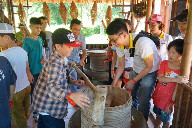 Học sinh khuyết tật Thụy An trải nghiệm “Nông trại vui vẻ” - 5