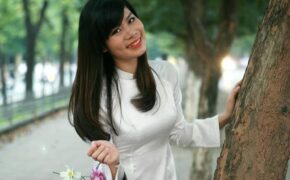 Các khoảnh khắc đáng nhớ cùng áo trắng sáng