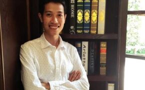 Thạc sĩ bỏ mức lương nghìn đô đi bán…bô trẻ em