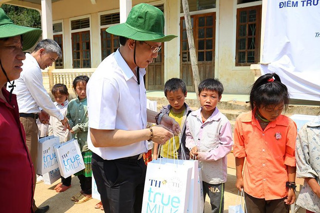 Khởi công xây dựng điểm trường giúp thầy trò vùng biên giới có thêm động lực đến trường - 4