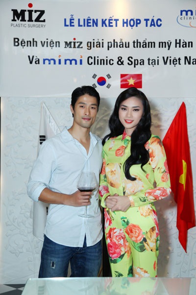 Ngô Thanh Vân gặp lại tình cũ Johnny Trí Nguyễn tại buổi tiệc ngày 21/7 của Mimi spa