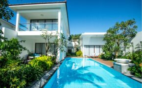 Mình cùng xách vali và khám phá, vợ nhé!