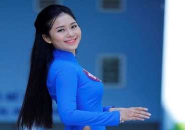 Nữ sinh Đà Nẵng khoe tài sắc tại vòng sơ khảo VMU 2015