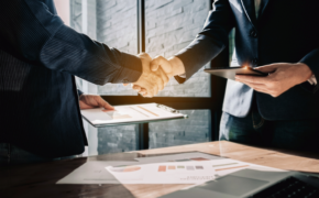 Nhà sáng lập Năng Đoạn Kim Cương Michael Roach đến Việt Nam chia sẻ về mối quan hệ trong kinh doanh.