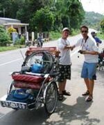 Xuyên Việt bằng… xích lô